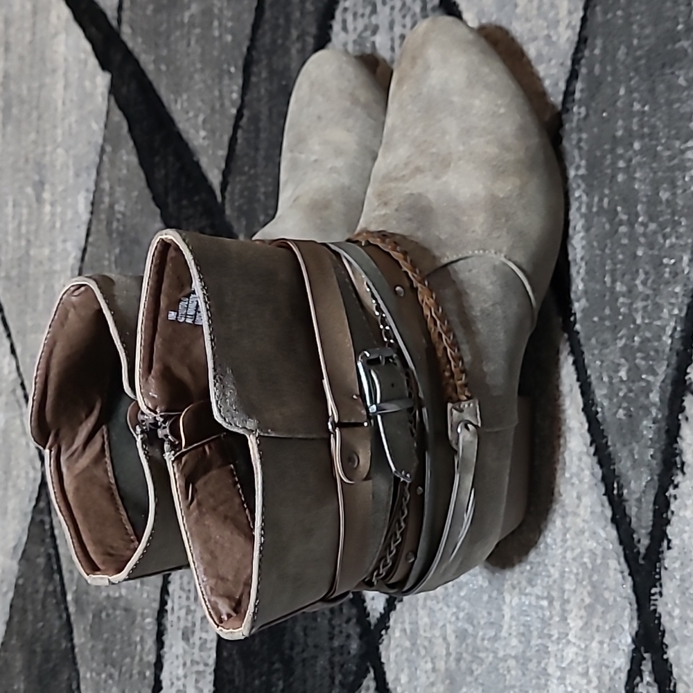 MAURICES STRAPPY ACCENTS LEATHER HEEL ANKLE BOOTIE BOOTS
